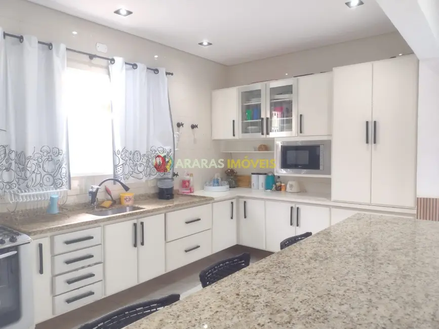 Casa com 4 quartos à venda, 200m2 em Centro, Bertioga - SP - imagem 5 Foto 5 de Casa com 4 quartos à venda, 200m2 em Centro, Bertioga - SP