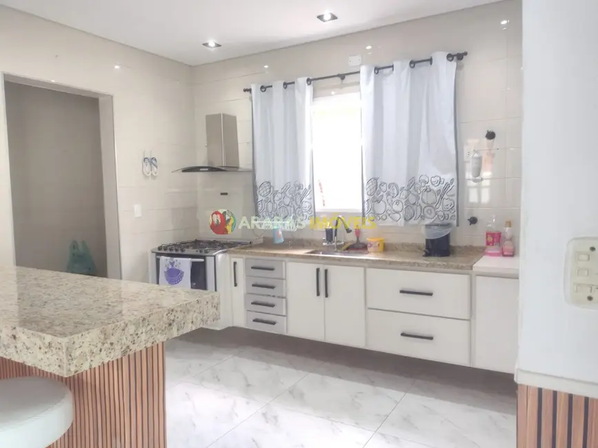 Casa com 4 quartos à venda, 200m2 em Centro, Bertioga - SP - imagem 4 Foto 4 de Casa com 4 quartos à venda, 200m2 em Centro, Bertioga - SP