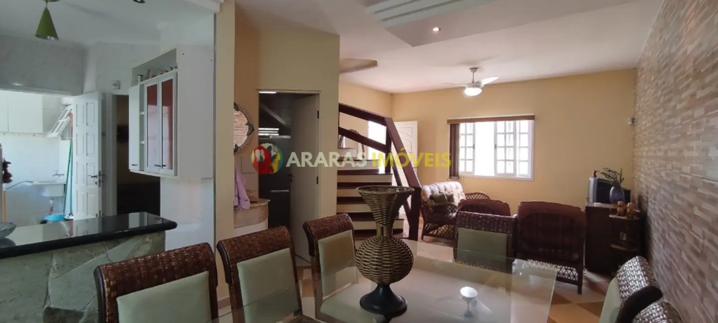 Casa com 4 quartos à venda, 107m2 em Centro, Bertioga - SP - imagem 9 Foto 9 de Casa com 4 quartos à venda, 107m2 em Centro, Bertioga - SP