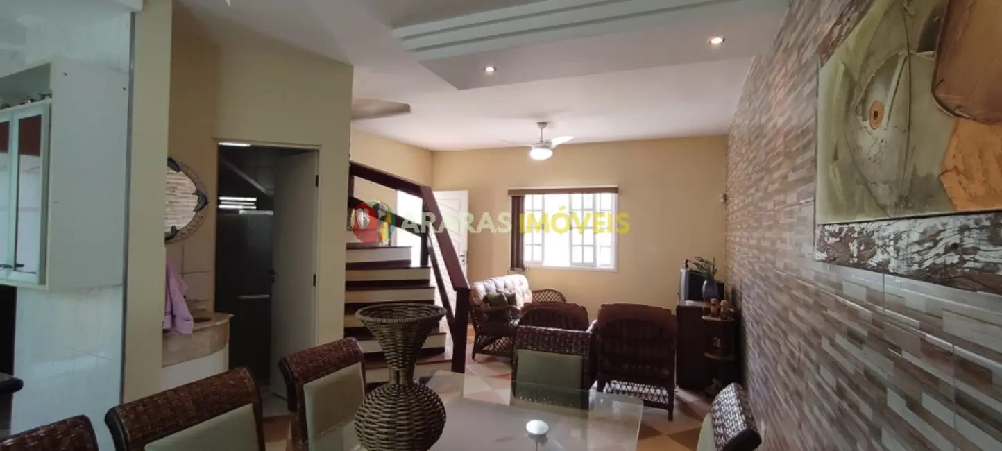 Casa com 4 quartos à venda, 107m2 em Centro, Bertioga - SP - imagem 8 Foto 8 de Casa com 4 quartos à venda, 107m2 em Centro, Bertioga - SP