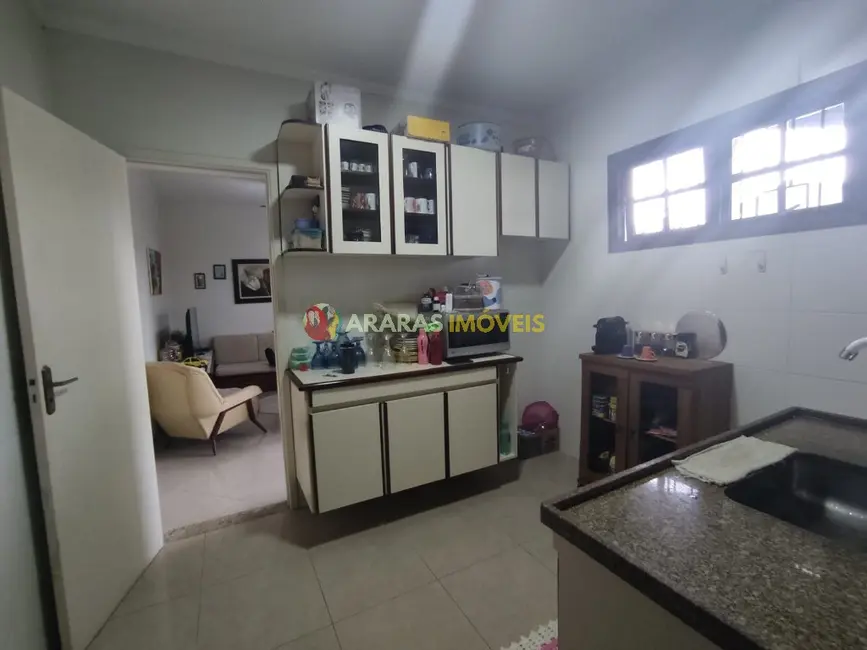 Casa com 2 quartos à venda, 133m2 em Centro, Bertioga - SP - imagem 4 Foto 4 de Casa com 2 quartos à venda, 133m2 em Centro, Bertioga - SP