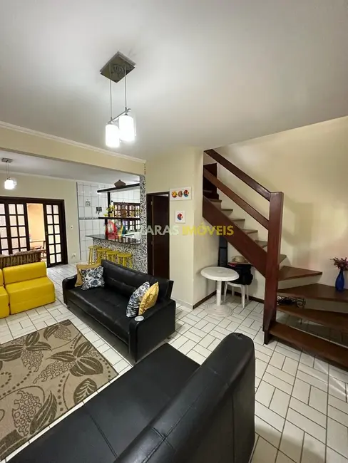 Foto 3 de Casa de Condomínio com 3 quartos à venda, 98m2 em Bertioga - SP