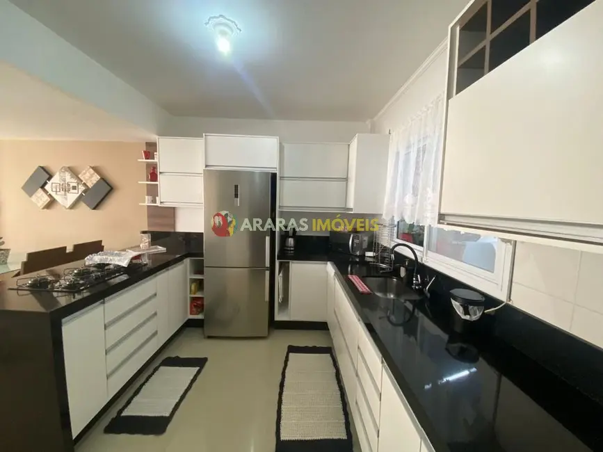 Foto 2 de Casa de Condomínio com 3 quartos à venda, 98m2 em Bertioga - SP