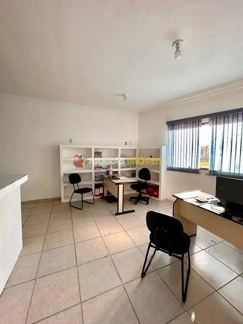 Sala Comercial à venda, 35m2 em Centro, Bertioga - SP - imagem 2 Foto 2 de Sala Comercial à venda, 35m2 em Centro, Bertioga - SP