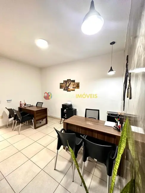 Sala Comercial à venda, 40m2 em Centro, Bertioga - SP - imagem 4 Foto 4 de Sala Comercial à venda, 40m2 em Centro, Bertioga - SP