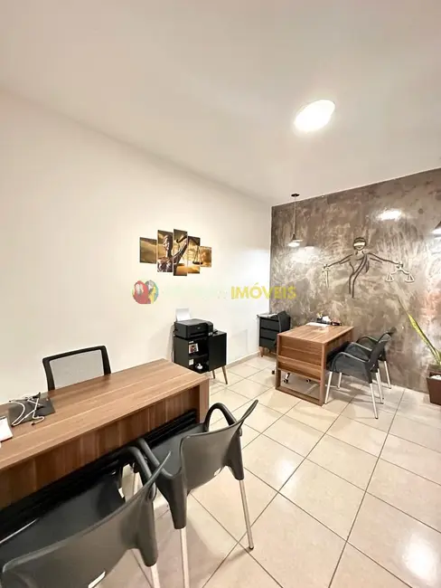 Sala Comercial à venda, 40m2 em Centro, Bertioga - SP - imagem 3 Foto 3 de Sala Comercial à venda, 40m2 em Centro, Bertioga - SP