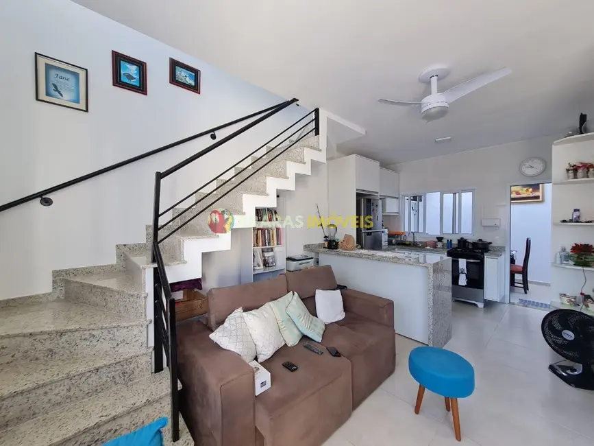 Casa com 2 quartos à venda, 80m2 em Centro, Bertioga - SP - imagem 4 Foto 4 de Casa com 2 quartos à venda, 80m2 em Centro, Bertioga - SP