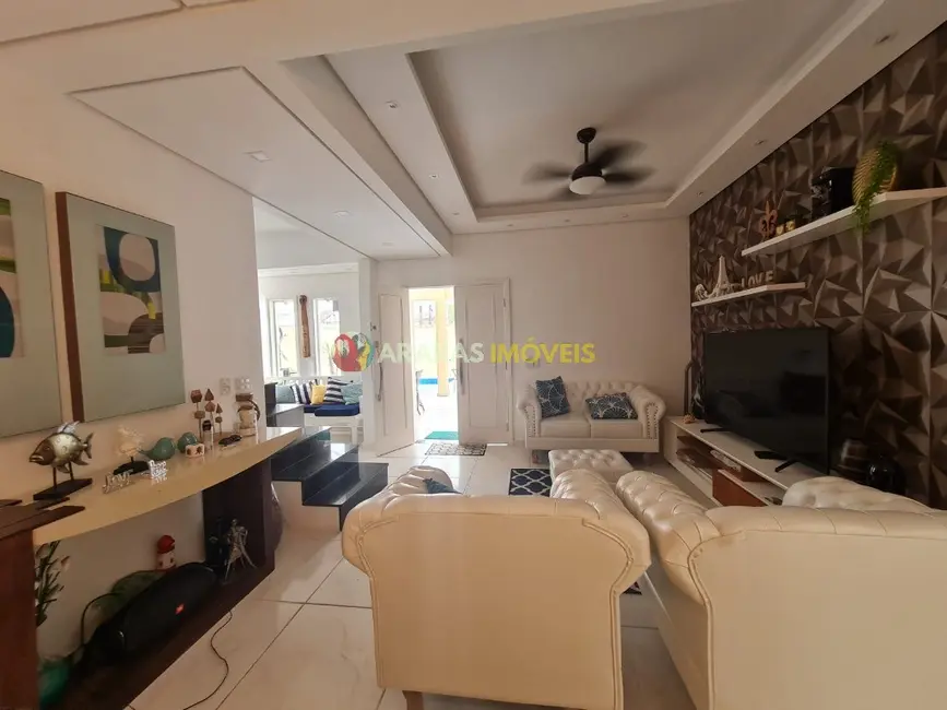 Casa com 4 quartos à venda, 200m2 em Centro, Bertioga - SP - imagem 5 Foto 5 de Casa com 4 quartos à venda, 200m2 em Centro, Bertioga - SP