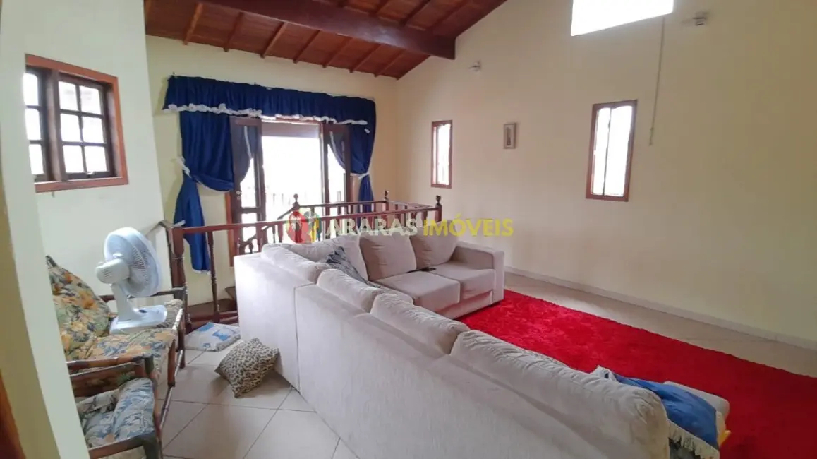 Casa com 5 quartos à venda, 260m2 em Centro, Bertioga - SP - imagem 3 Foto 3 de Casa com 5 quartos à venda, 260m2 em Centro, Bertioga - SP