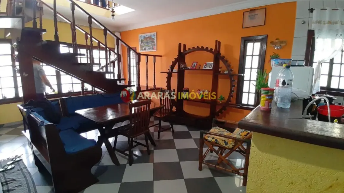 Casa com 5 quartos à venda, 260m2 em Centro, Bertioga - SP - imagem 4 Foto 4 de Casa com 5 quartos à venda, 260m2 em Centro, Bertioga - SP