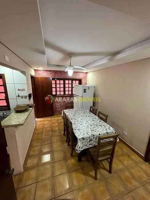 Casa com 7 quartos à venda, 328m2 em Centro, Bertioga - SP - imagem 8 Foto 8 de Casa com 7 quartos à venda, 328m2 em Centro, Bertioga - SP