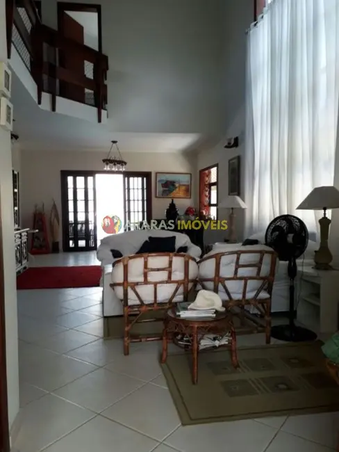 Foto 9 de Casa de Condomínio com 4 quartos à venda, 360m2 em Centro, Bertioga - SP