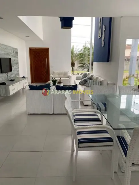 Foto 9 de Casa de Condomínio com 4 quartos à venda, 300m2 em Bertioga - SP