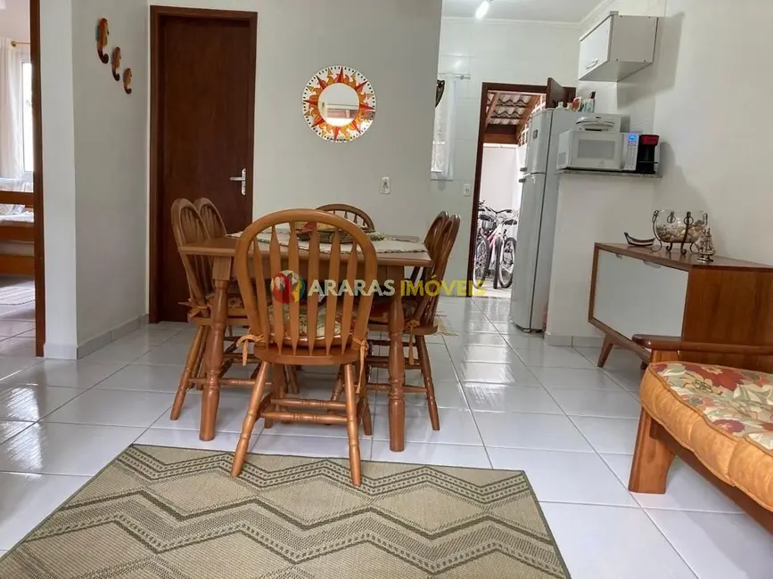 Foto 4 de Casa de Condomínio com 2 quartos à venda, 114m2 em Bertioga - SP
