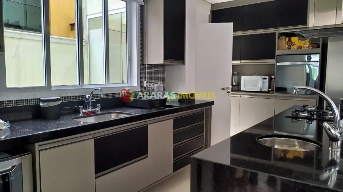 Casa com 5 quartos à venda, 553m2 em Bertioga - SP - imagem 8 Foto 8 de Casa com 5 quartos à venda, 553m2 em Bertioga - SP