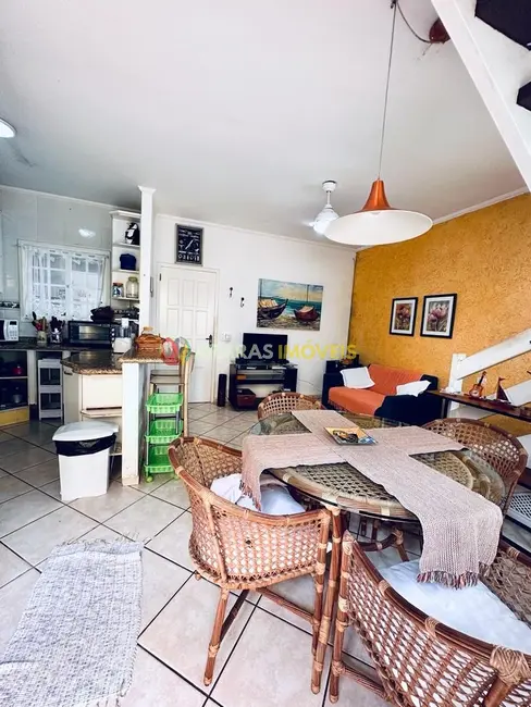 Casa de Condomínio com 2 quartos à venda, 60m2 em Bertioga - SP - imagem 4 Foto 4 de Casa de Condomínio com 2 quartos à venda, 60m2 em Bertioga - SP