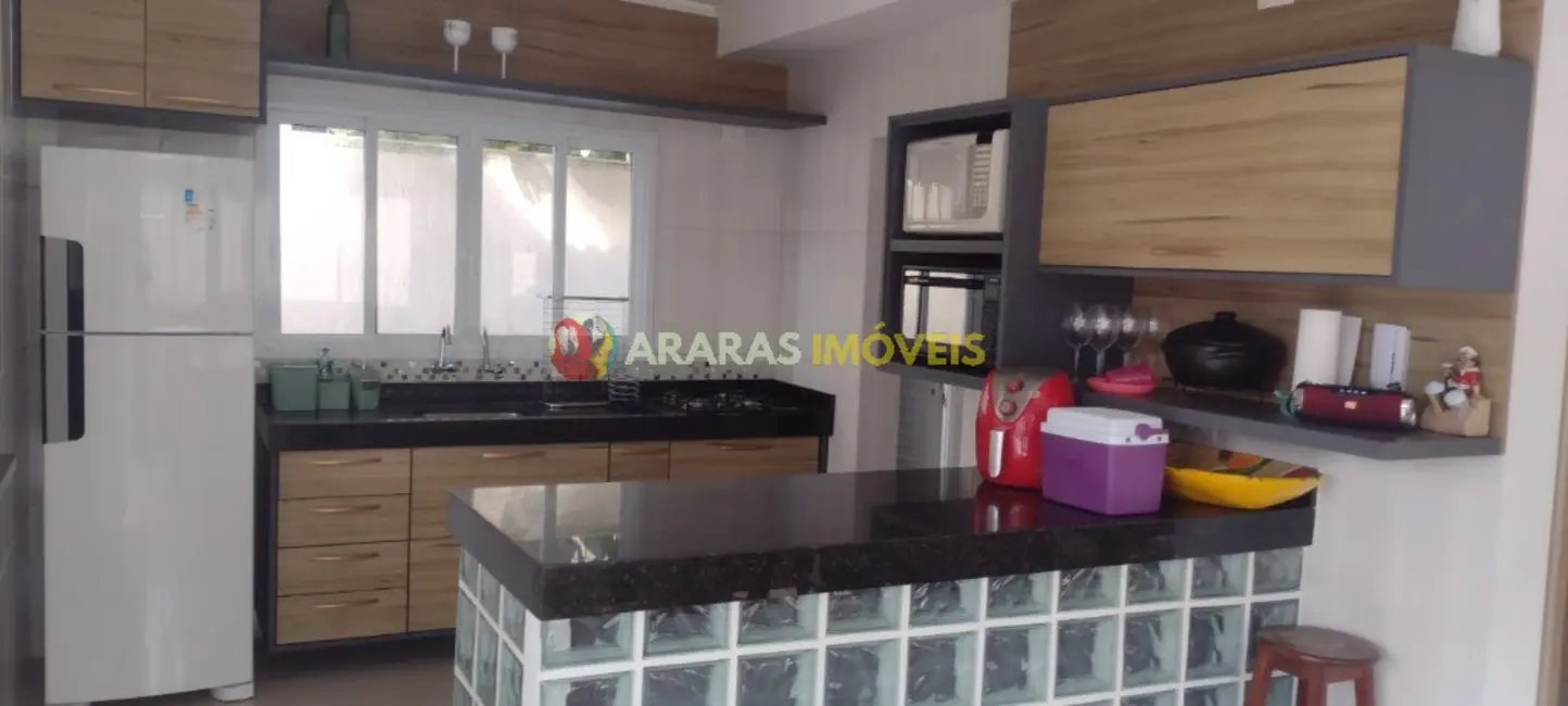 Casa com 4 quartos à venda, 325m2 em Bertioga - SP - imagem 5 Foto 5 de Casa com 4 quartos à venda, 325m2 em Bertioga - SP