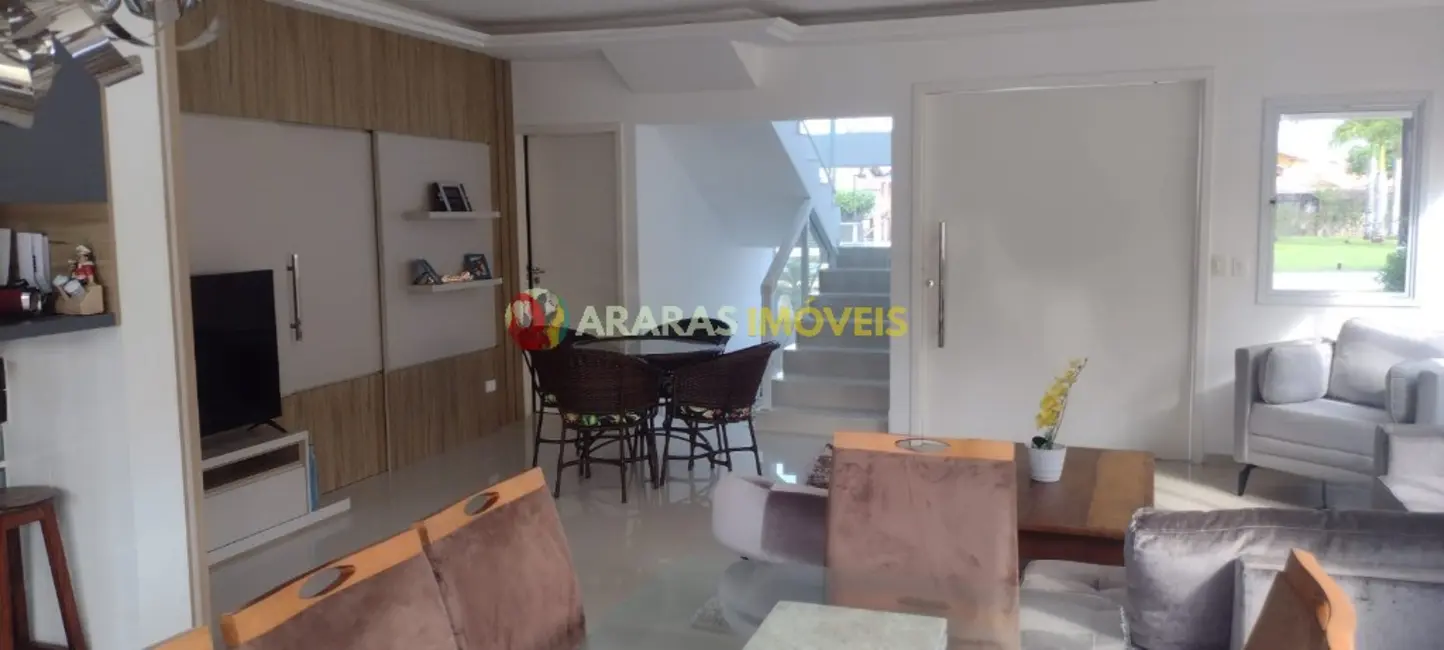 Casa com 4 quartos à venda, 325m2 em Bertioga - SP - imagem 2 Foto 2 de Casa com 4 quartos à venda, 325m2 em Bertioga - SP