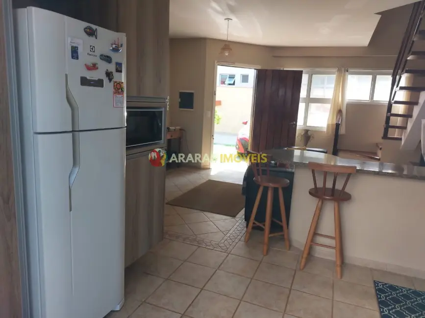 Foto 3 de Casa de Condomínio com 2 quartos à venda, 90m2 em Bertioga - SP