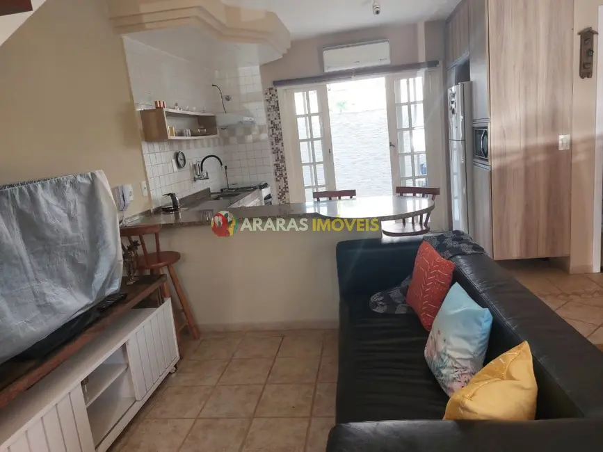Foto 2 de Casa de Condomínio com 2 quartos à venda, 90m2 em Bertioga - SP