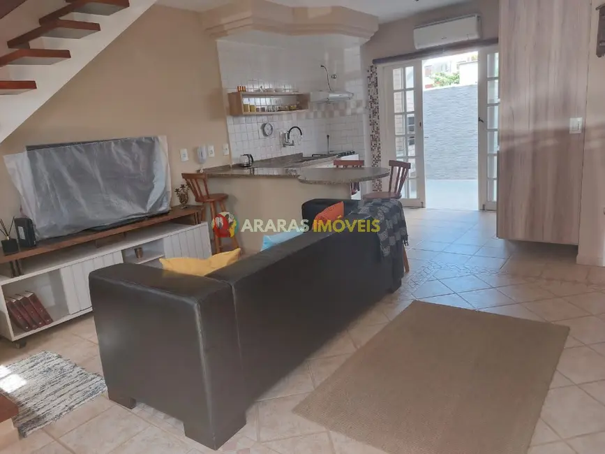 Foto 6 de Casa de Condomínio com 2 quartos à venda, 90m2 em Bertioga - SP