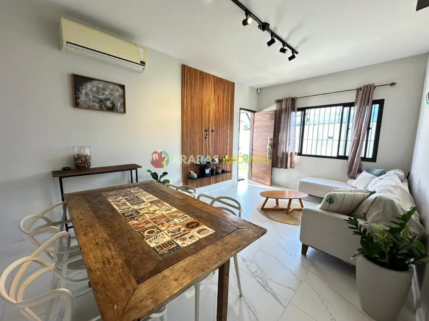 Casa com 2 quartos à venda, 61m2 em Centro, Bertioga - SP - imagem 4 Foto 4 de Casa com 2 quartos à venda, 61m2 em Centro, Bertioga - SP