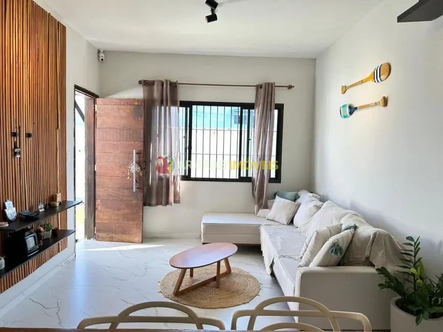 Casa com 2 quartos à venda, 61m2 em Centro, Bertioga - SP - imagem 5 Foto 5 de Casa com 2 quartos à venda, 61m2 em Centro, Bertioga - SP