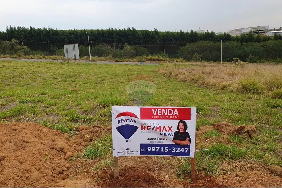 Foto 1 de Terreno / Lote à venda, 250m2 em Salto De Pirapora - SP