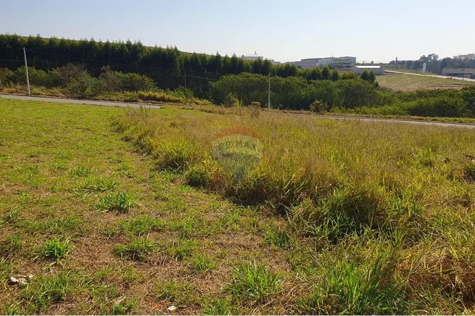 Foto 2 de Terreno / Lote à venda, 250m2 em Salto De Pirapora - SP