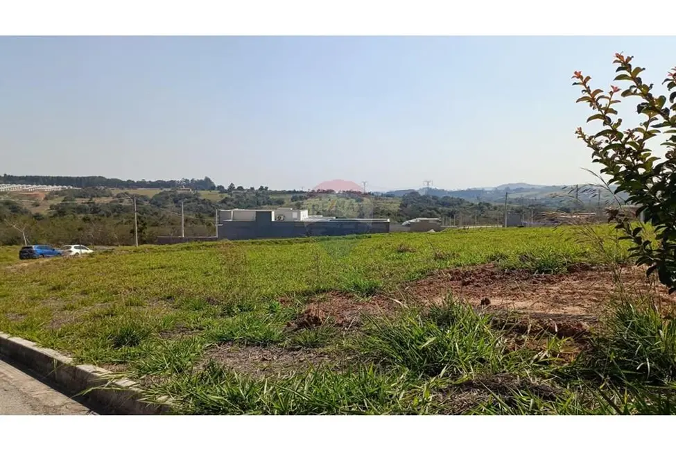 Foto 2 de Terreno / Lote à venda, 412m2 em Salto De Pirapora - SP