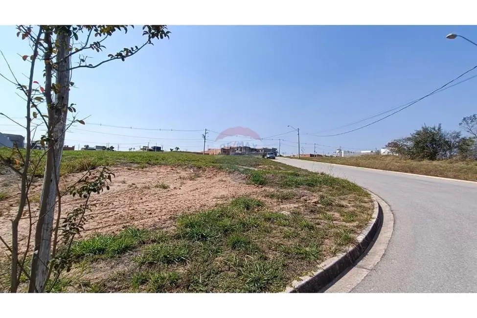 Foto 3 de Terreno / Lote à venda, 412m2 em Salto De Pirapora - SP