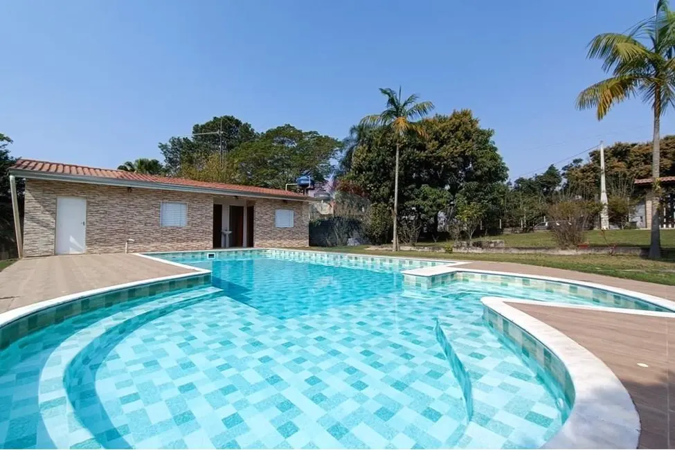 Foto 1 de Chácara com 5 quartos à venda, 200m2 em Salto De Pirapora - SP