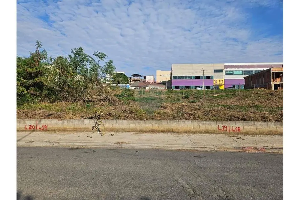 Foto 1 de Terreno / Lote à venda, 260m2 em Salto De Pirapora - SP