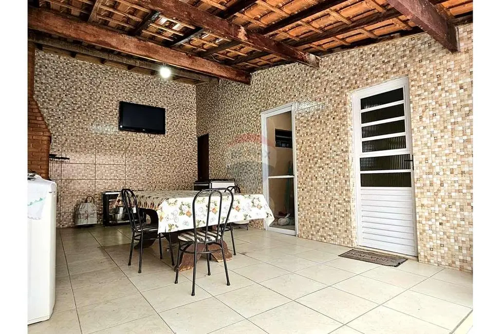 Foto 2 de Casa com 2 quartos à venda, 162m2 em Salto De Pirapora - SP