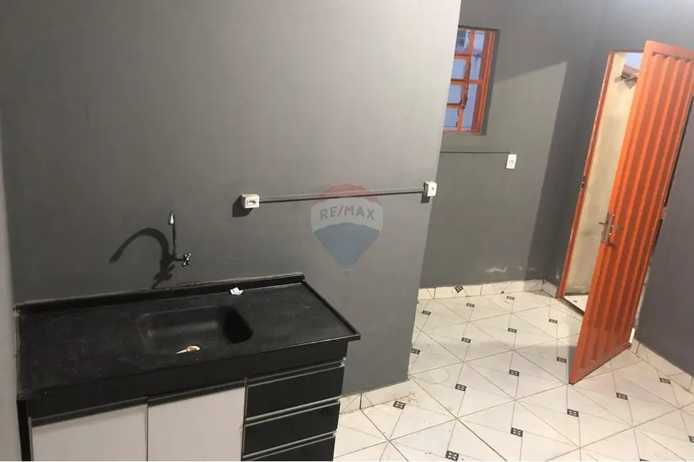 Foto 2 de Casa com 1 quarto para alugar, 35m2 em Salto De Pirapora - SP