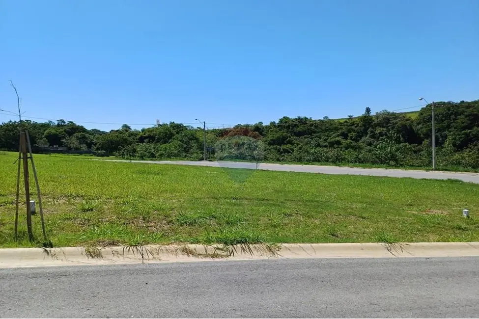 Foto 3 de Terreno / Lote à venda, 250m2 em Salto De Pirapora - SP