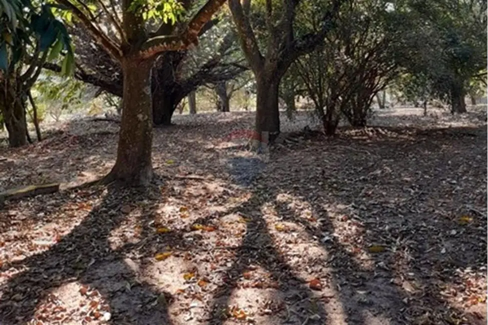 Foto 2 de Terreno / Lote à venda, 1400m2 em Salto De Pirapora - SP