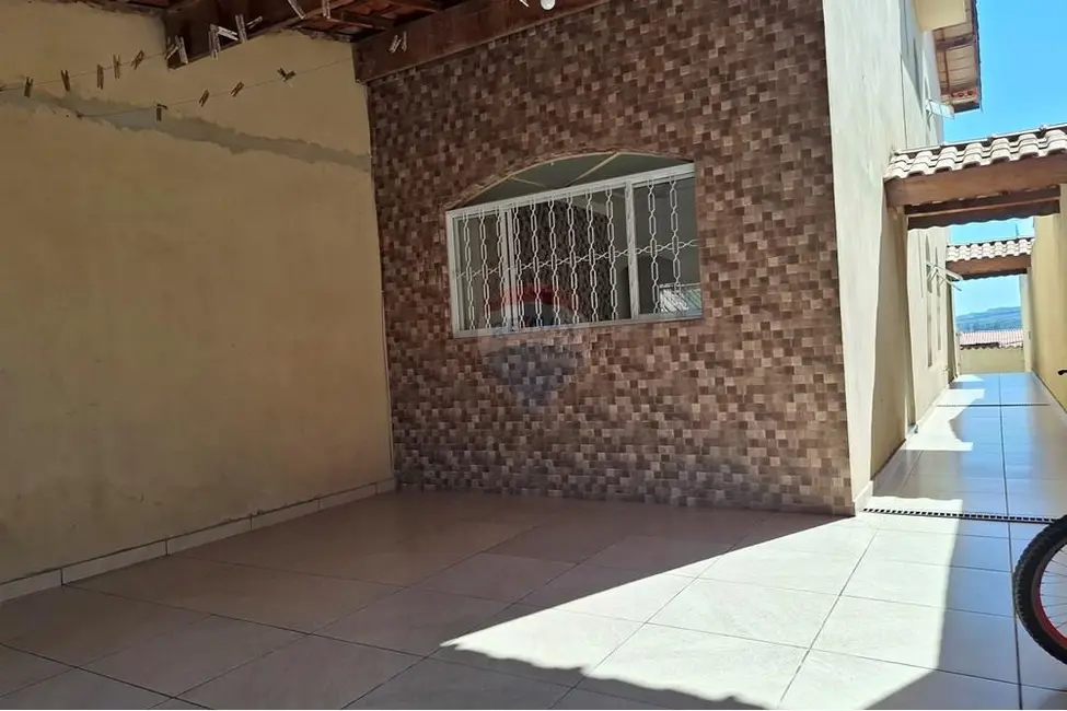 Foto 2 de Casa com 3 quartos à venda, 149m2 em Salto De Pirapora - SP