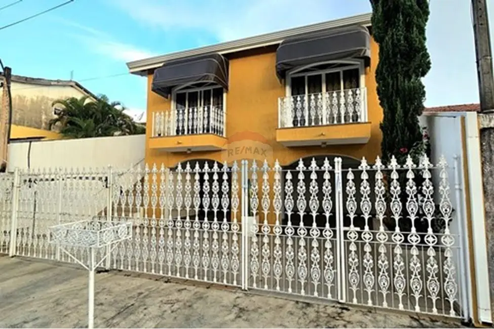 Foto 1 de Casa com 3 quartos à venda, 224m2 em Salto De Pirapora - SP