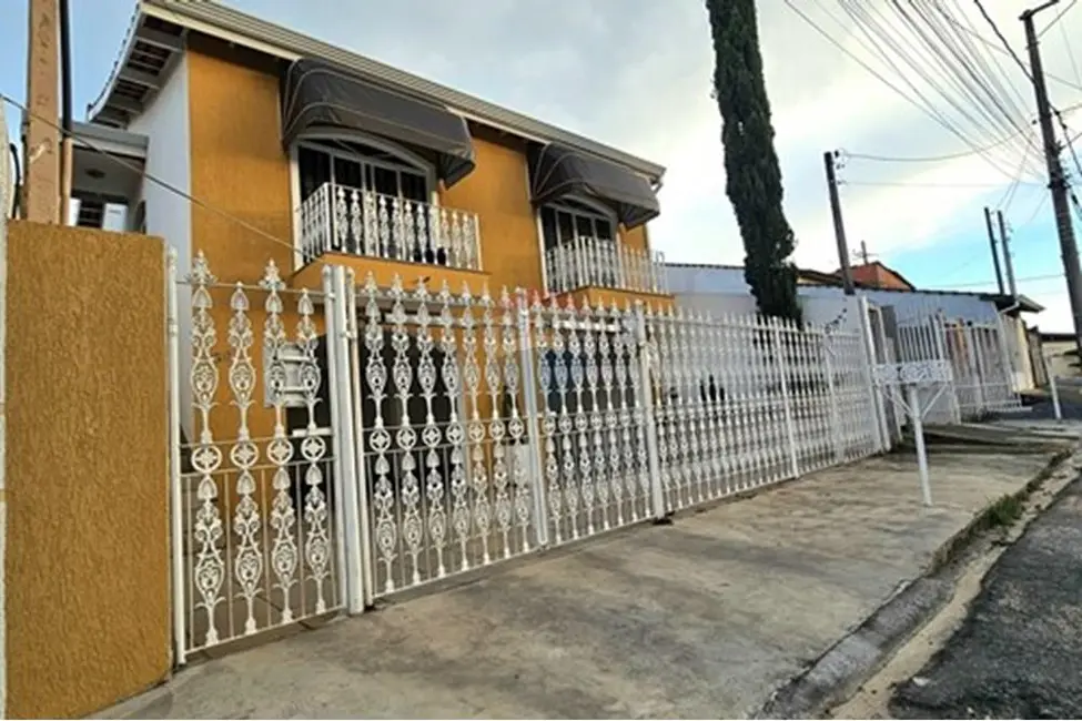Foto 2 de Casa com 3 quartos à venda, 224m2 em Salto De Pirapora - SP