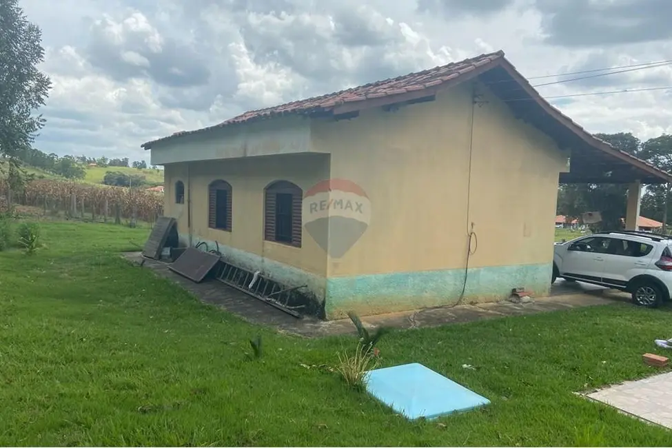 Foto 1 de Chácara com 2 quartos para alugar, 60m2 em Salto De Pirapora - SP