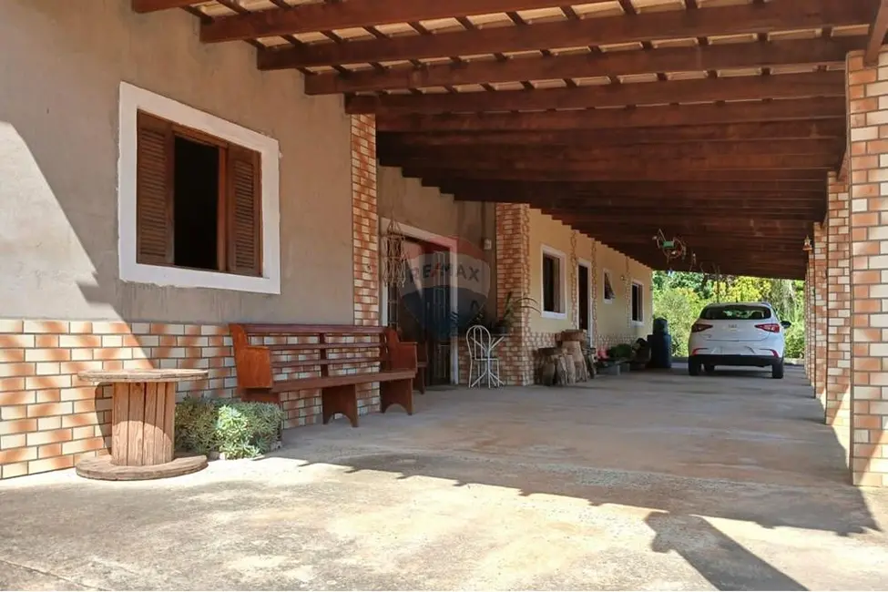 Foto 2 de Chácara com 2 quartos à venda, 146m2 em Salto De Pirapora - SP