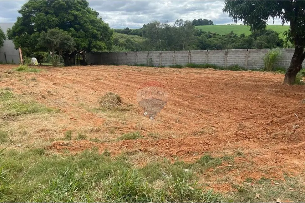 Foto 2 de Terreno / Lote à venda, 1602m2 em Salto De Pirapora - SP