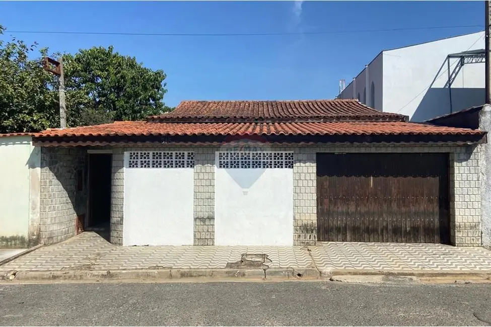 Foto 1 de Casa com 2 quartos à venda, 204m2 em Salto De Pirapora - SP