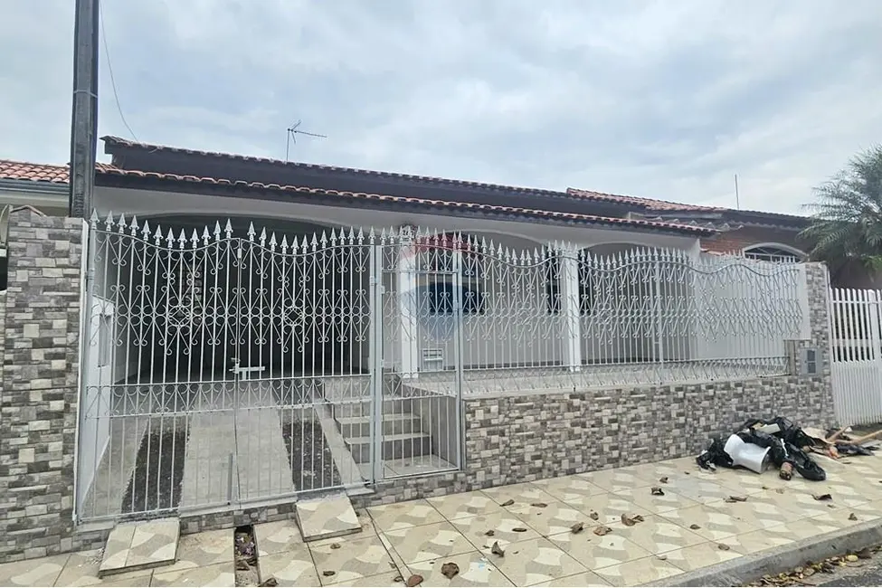 Foto 1 de Casa com 3 quartos para alugar, 200m2 em Salto De Pirapora - SP