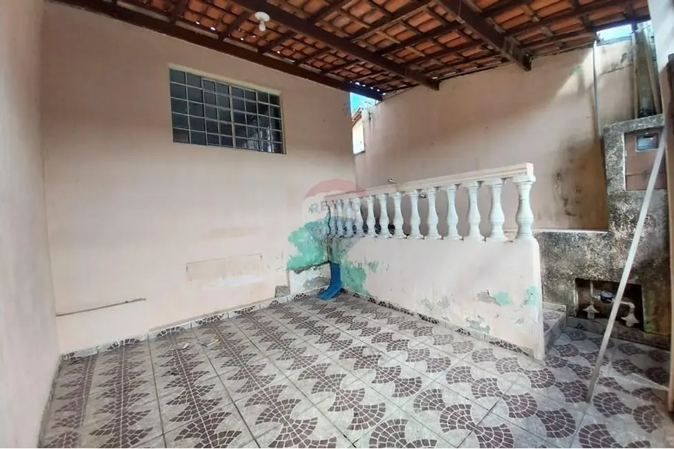 Foto 2 de Casa com 2 quartos à venda, 113m2 em Salto De Pirapora - SP