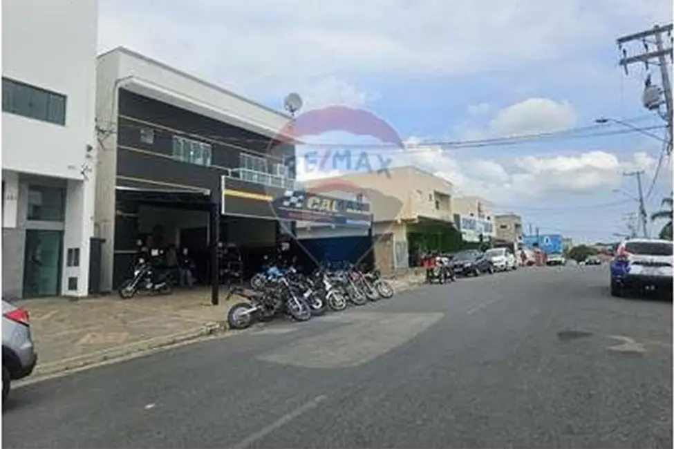 Sala Comercial para alugar, 34m2 em Salto De Pirapora - SP - imagem 3 Foto 3 de Sala Comercial para alugar, 34m2 em Salto De Pirapora - SP