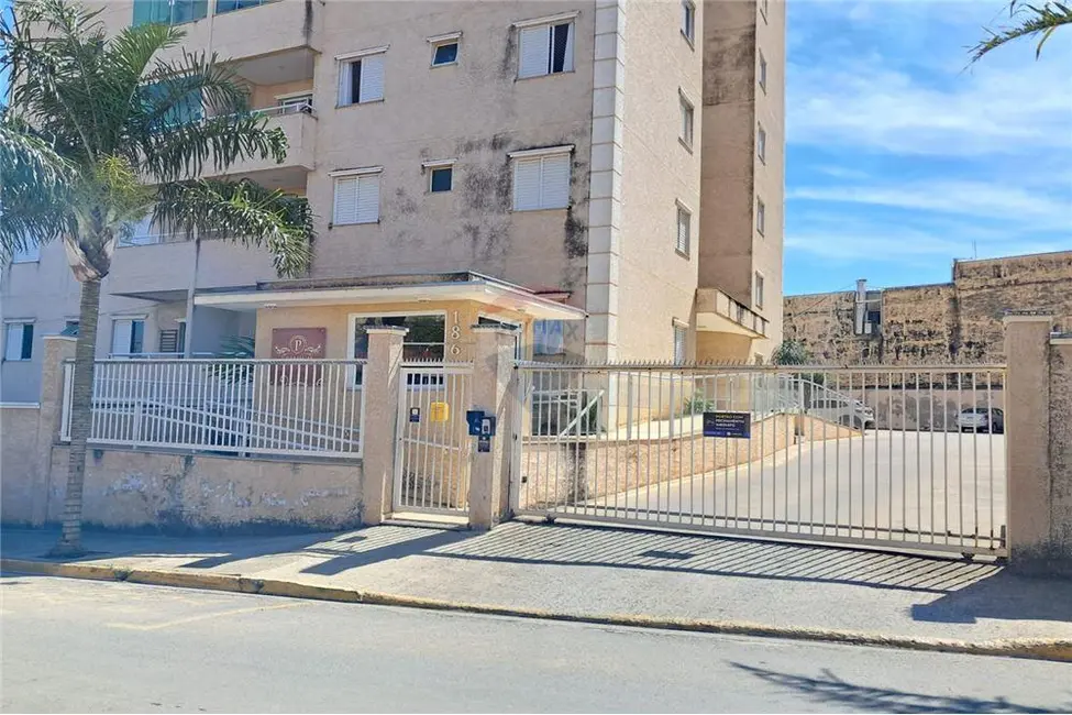 Foto 1 de Apartamento com 3 quartos para alugar, 93m2 em Salto De Pirapora - SP
