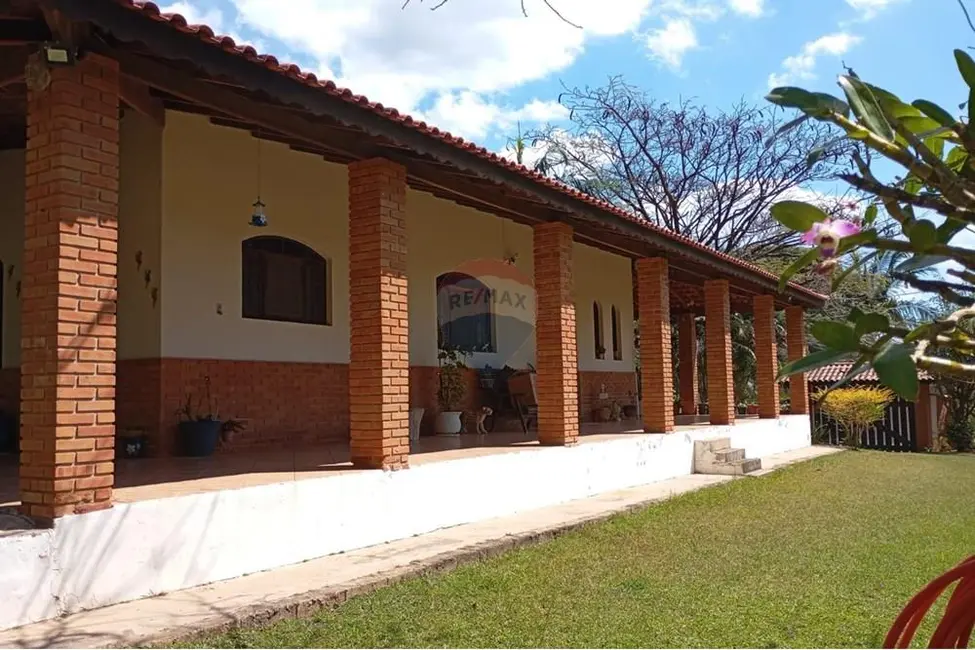 Foto 3 de Chácara com 3 quartos à venda, 281m2 em Salto De Pirapora - SP