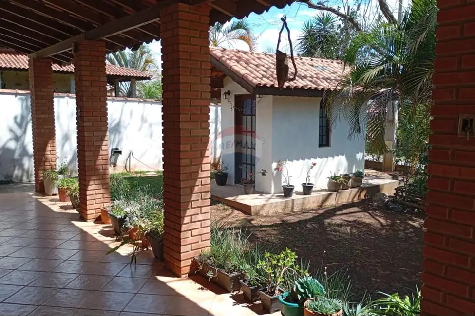 Foto 4 de Chácara com 3 quartos à venda, 281m2 em Salto De Pirapora - SP